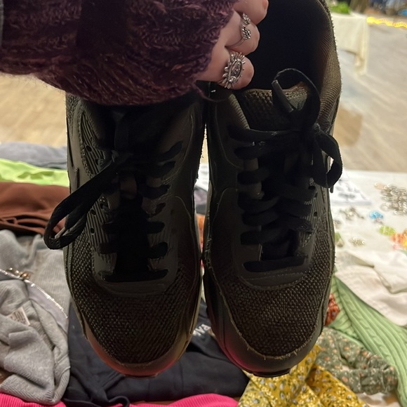 Nike Army Green Air Maxes - Picture 3 of 3